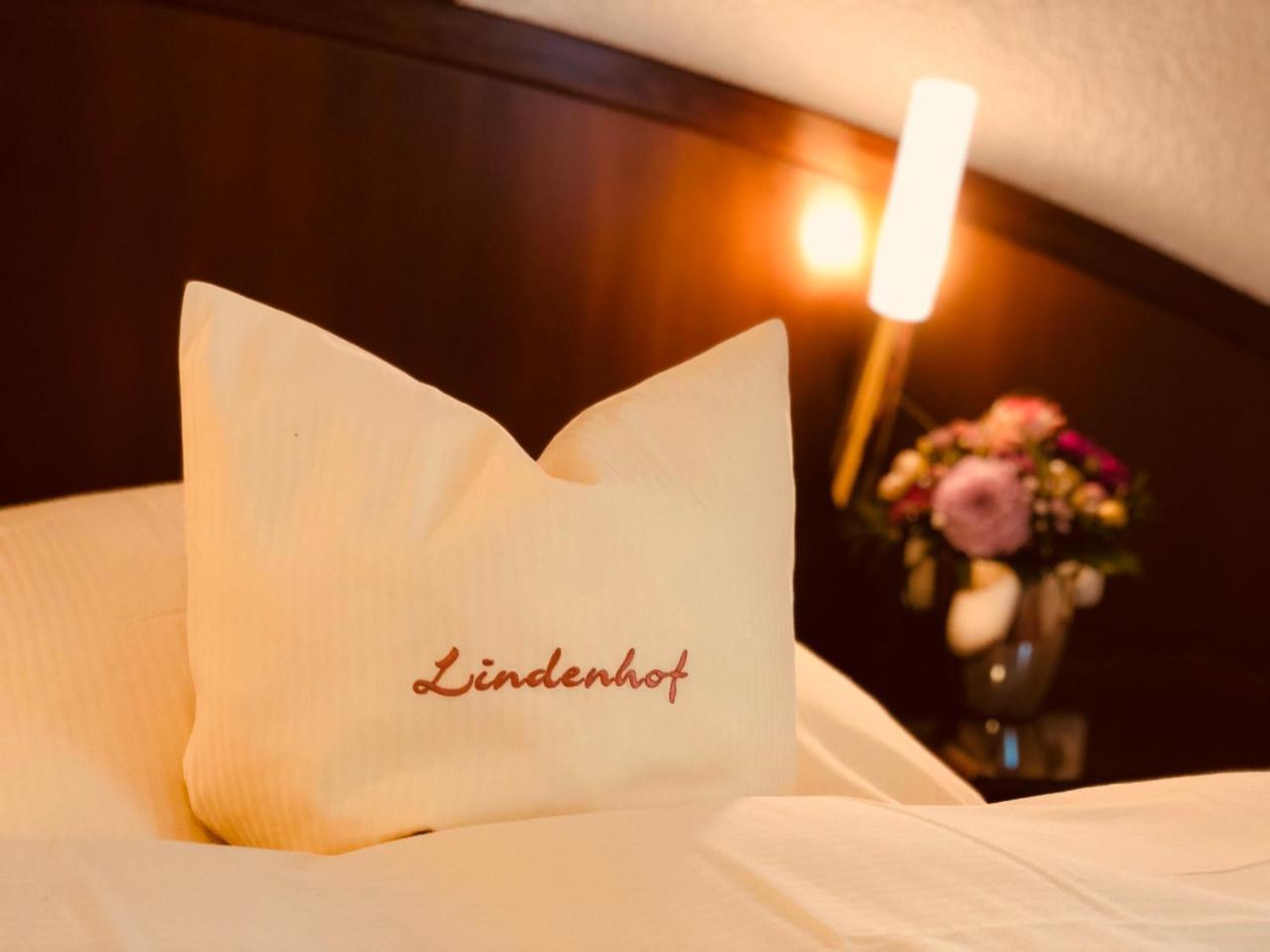 ホテル リンデンホフ メンヒェングラートバッハ エクステリア 写真